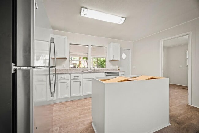 Building Photo - 1194 Harmony Dr S