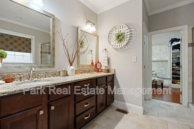 Building Photo - 215 Harrison Pond Dr