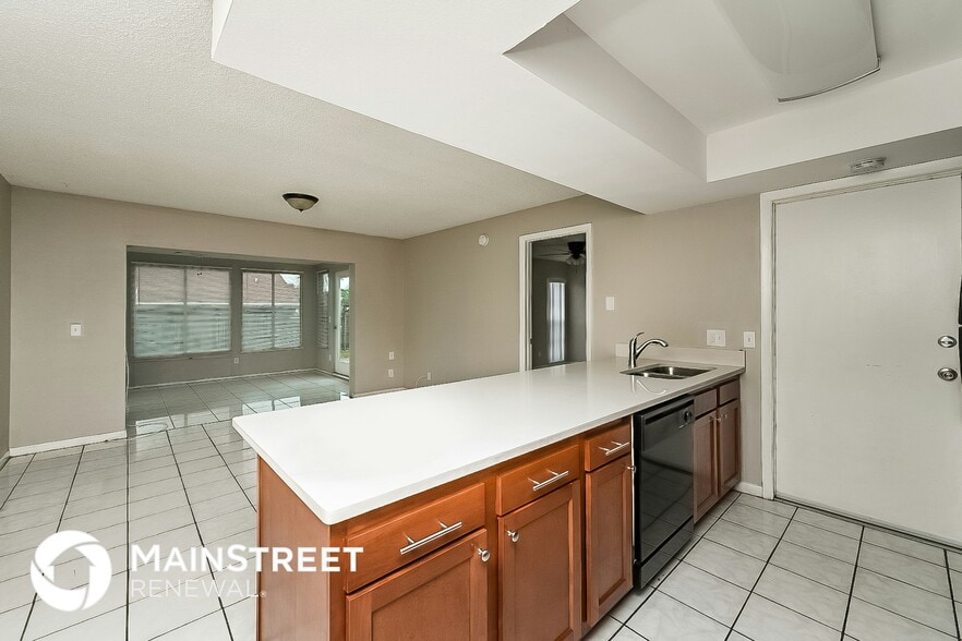 Building Photo - 2608 Hampton Park Pl