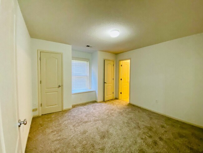 Building Photo - {15808} Hampton Place Two Story Home + Finished Basement + Three Car Garage + Blue Valley HS