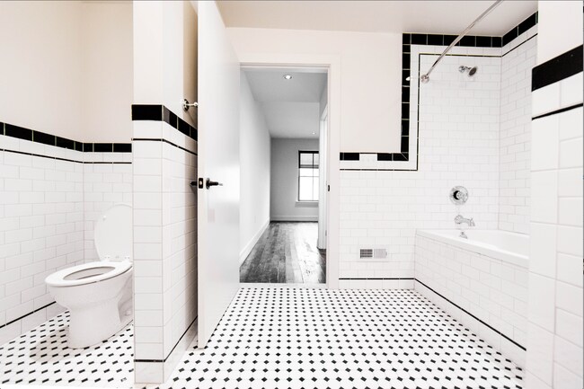 Building Photo - 1833 Fairmount Ave