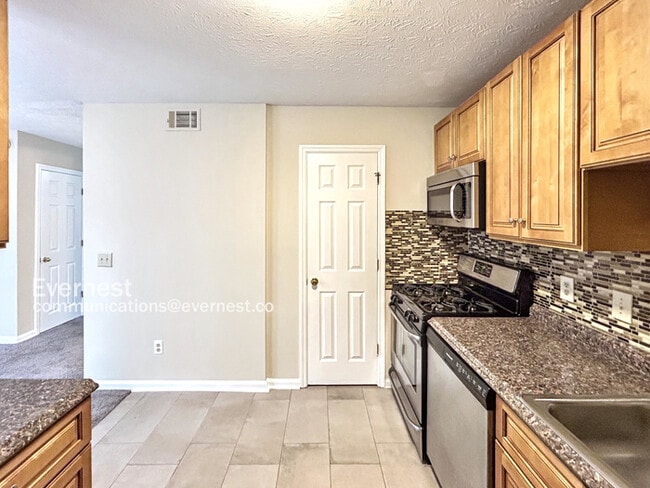 Building Photo - 1461 Springleaf Cir SE