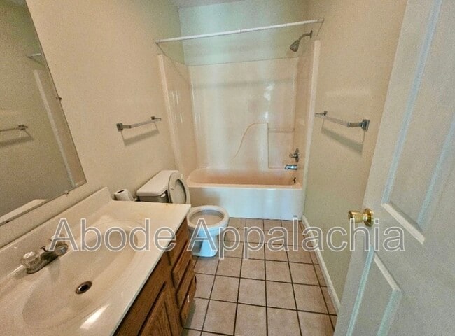 Building Photo - 269 Peach Orchard Dr