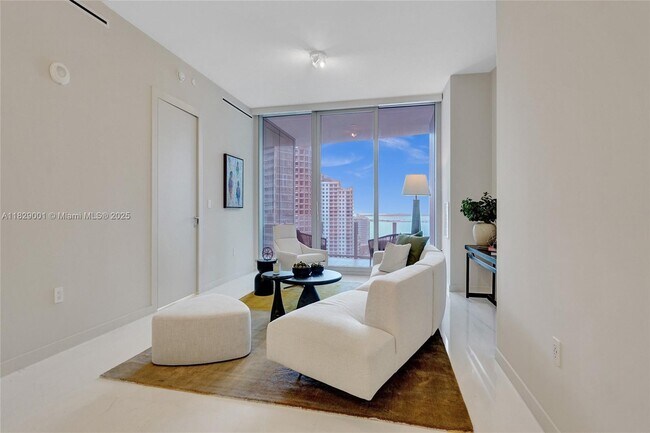 Building Photo - 300 Biscayne Blvd Way