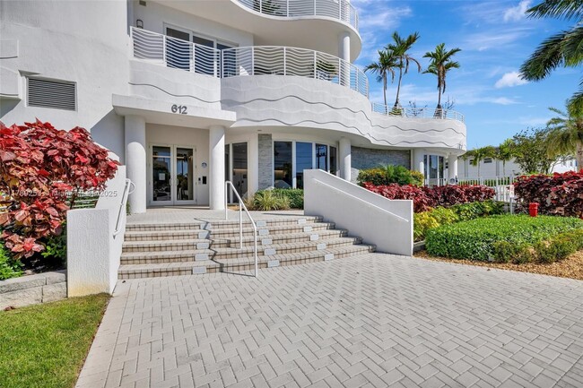 Building Photo - 612 Bayshore Dr