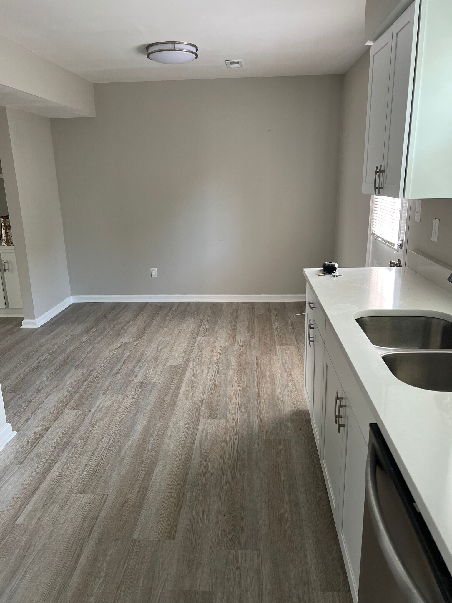 Kitchen/dining room - 4750 Hollis Rd