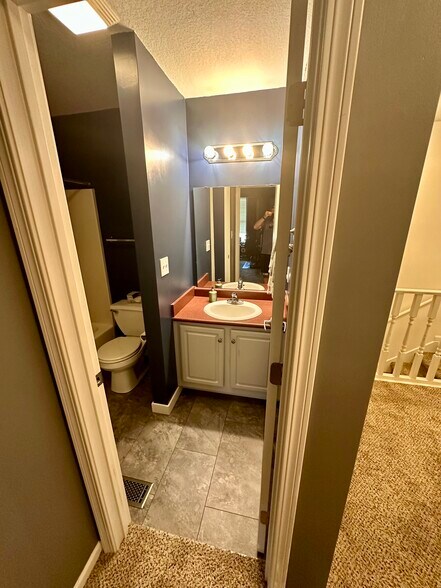 Building Photo - 518 N 5th St