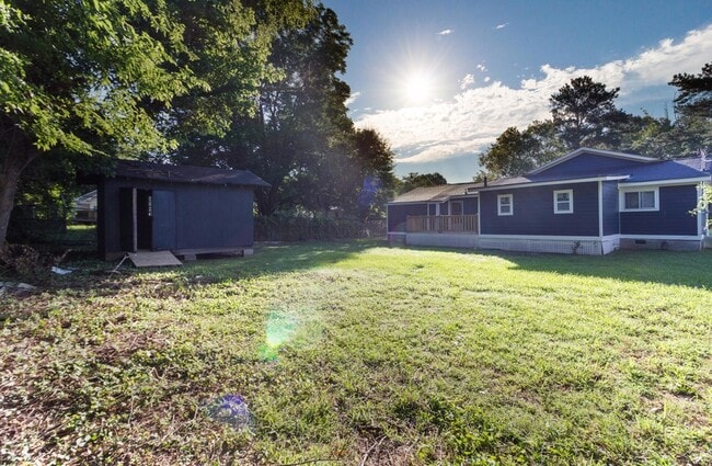 Building Photo - 207 Central Dr