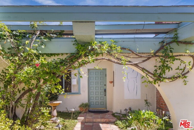 Building Photo - 1336 Bienveneda Ave