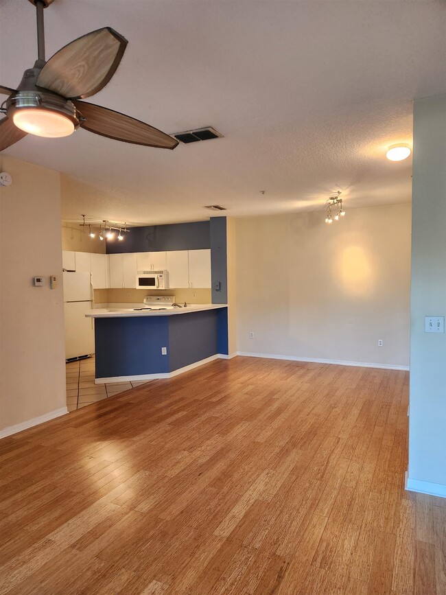 Building Photo - 510 Florida Club Blvd