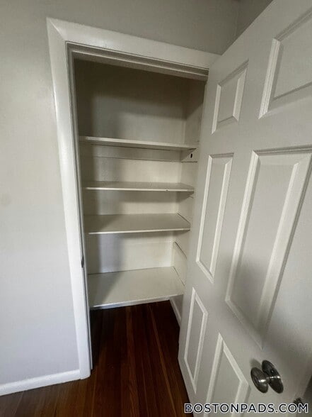 Building Photo - 52 Mill St