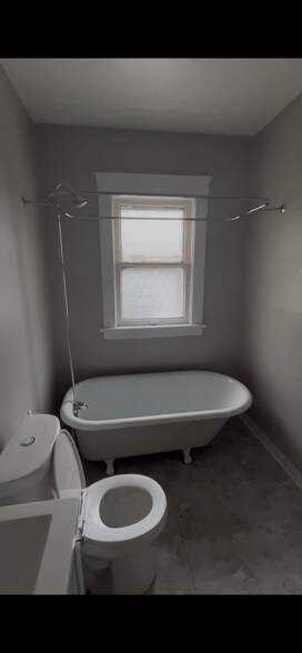 Bathroom - 4502 McGregor Ave