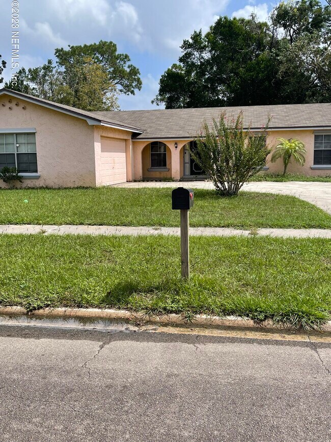 Building Photo - 6073 Shakespeare Dr