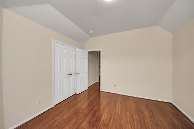 Building Photo - 930 Allisa St