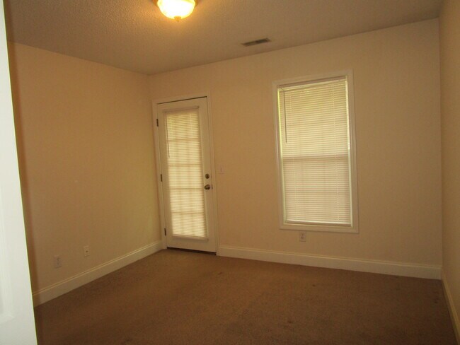 Building Photo - 1045 Cutleaf Dr