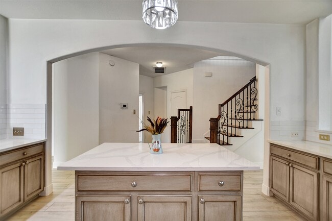 Building Photo - 20831 Brodie Ln