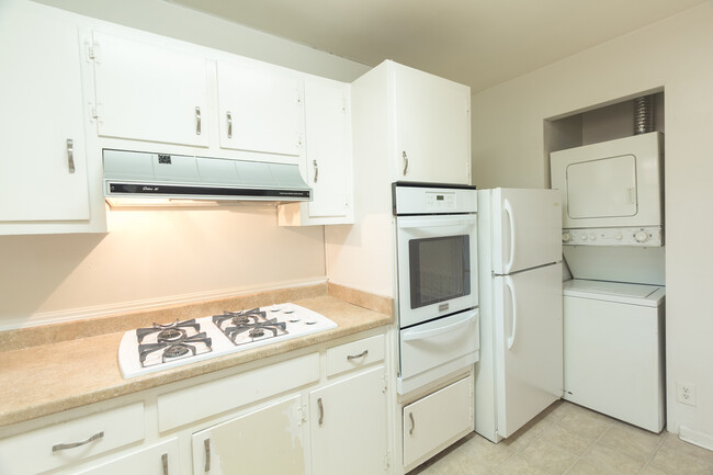 Building Photo - Peachtree Battle Apartment