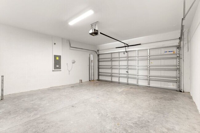 Building Photo - LIKE NEW Home For Rent in Touchstone