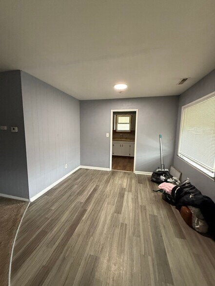 Building Photo - 6503 Vandalia Ave