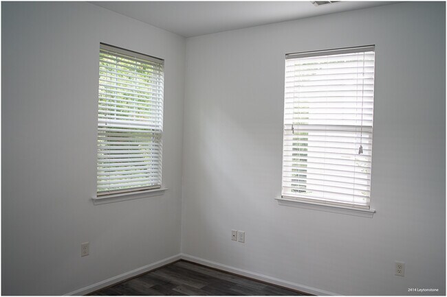 Building Photo - 2414 Leytonstone Dr