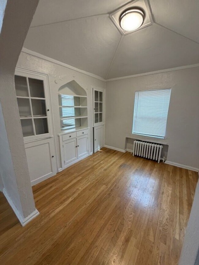 Building Photo - 3809 Beechwood Blvd