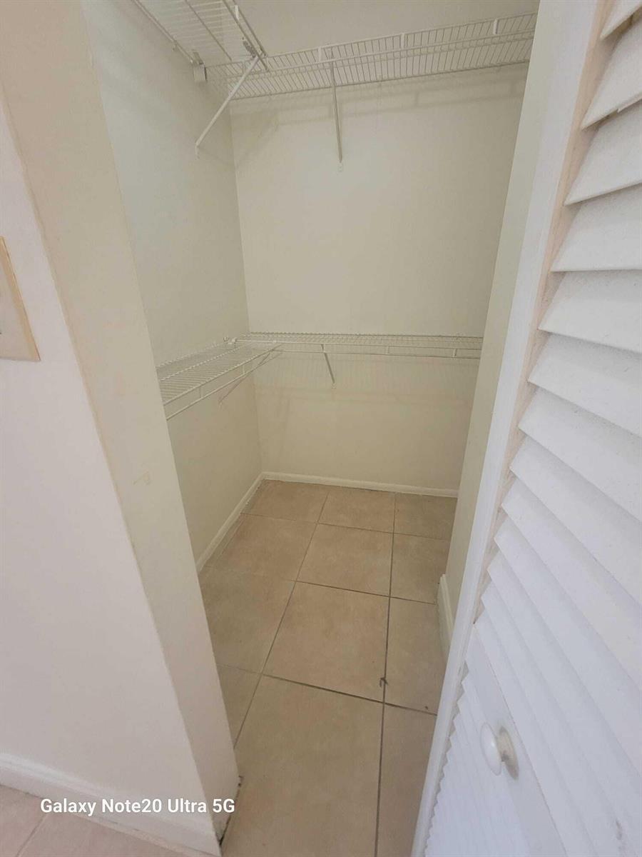 Building Photo - 4324 NW 9th Ave