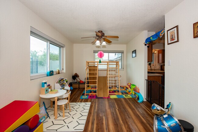 Building Photo - 11239 E 27th Pl