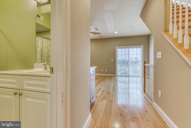 Building Photo - 1320 Race St