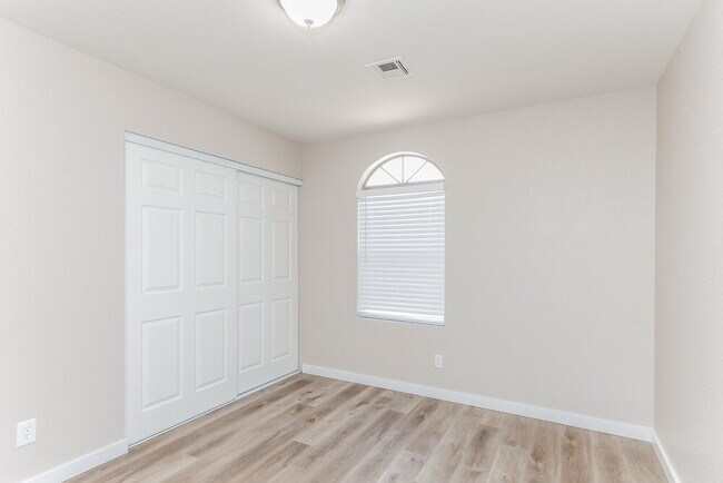 Building Photo - 1635 Keena Dr