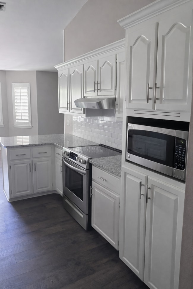 Building Photo - 3 Bedroom 2 Bath Home In Navarre