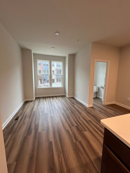 Building Photo - 6072 Beake St