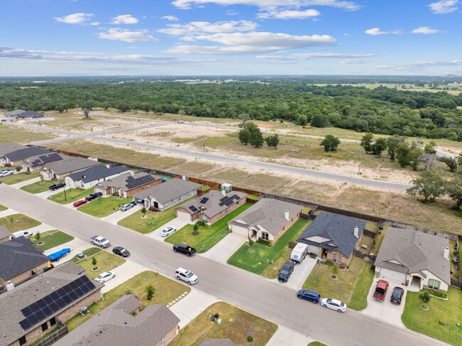 Building Photo - 2635 Settlers Oak Dr