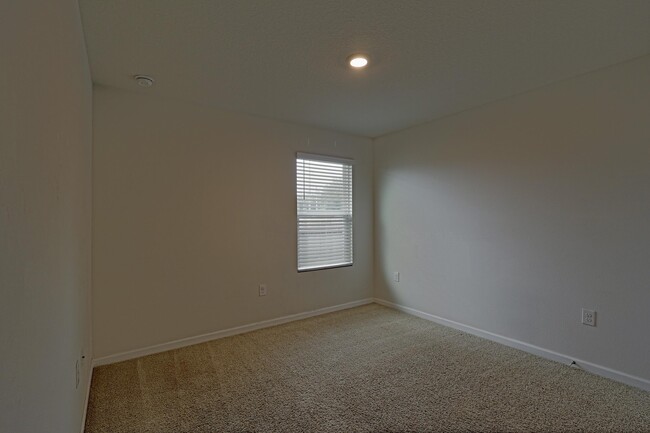 Building Photo - 5747 Guinevere Ln