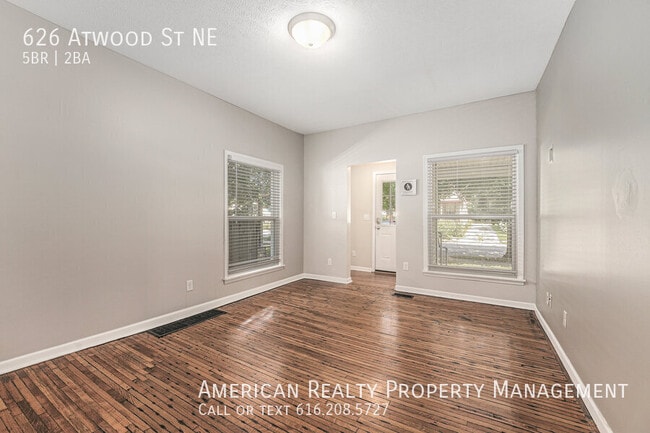 Building Photo - 626 Atwood St NE