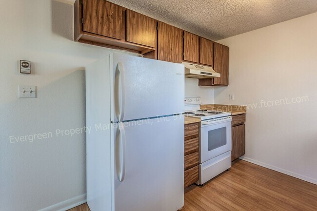 Building Photo - 1244 Maple St