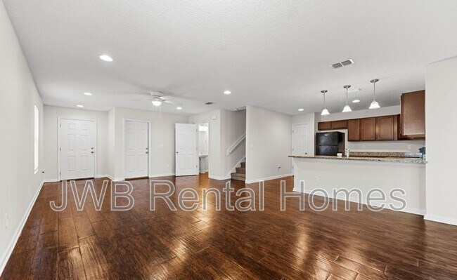 Building Photo - 525 Meteor St