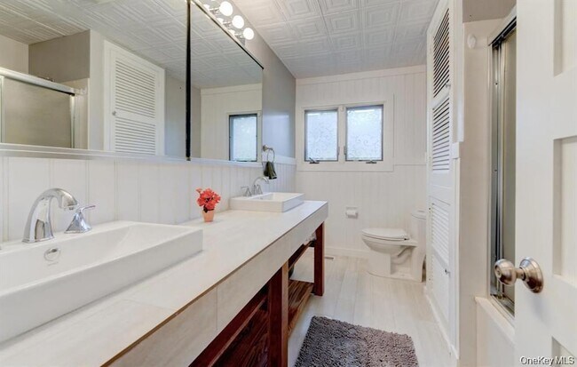 Building Photo - 20 Cherry Ln