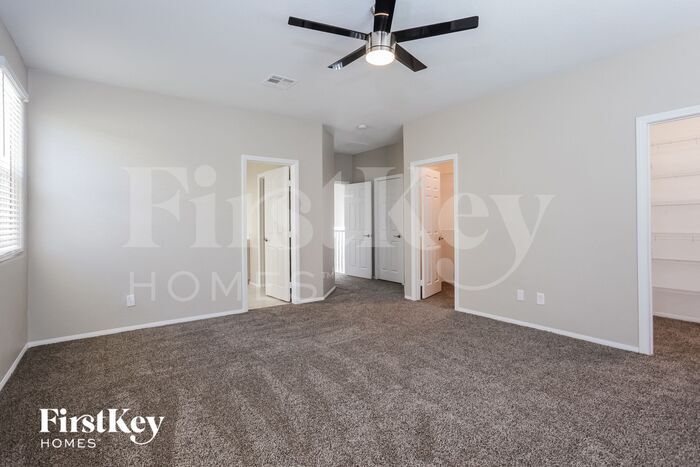 Building Photo - 6462 Lovett Canyon St