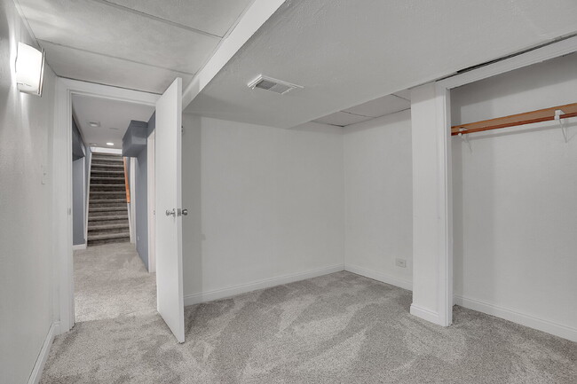 Building Photo - $2,795.00 - $300 OFF First Months' Rent - 5 Bedrooms, 2 Bathrooms, Single Family Home in Broomfie...