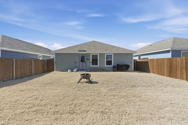 Building Photo - 5909 Cherry Holw Wy