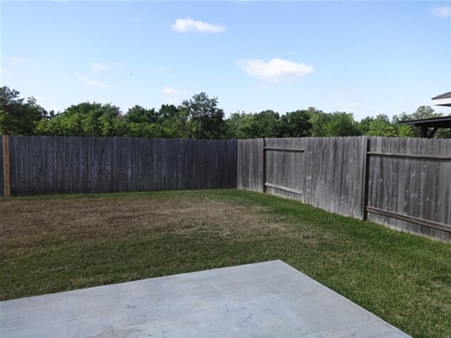 Building Photo - 19515 Providence Shore Way