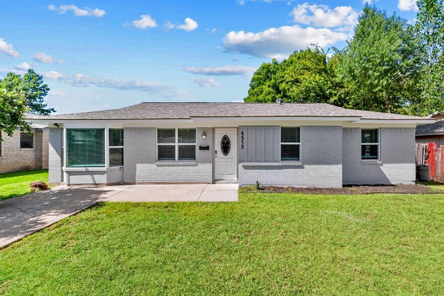 Primary Photo - Lovely Fort Worth Home in a Quiet Neighbor...