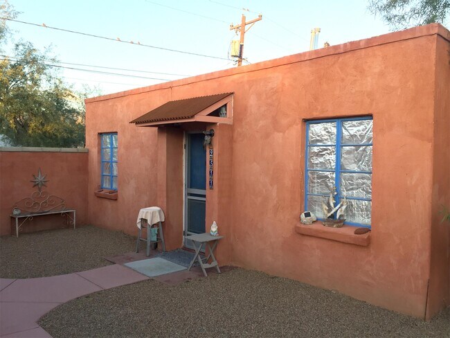 Primary Photo - 2511 E Blacklidge Dr