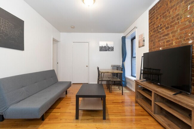 Building Photo - 215 B E 95th St