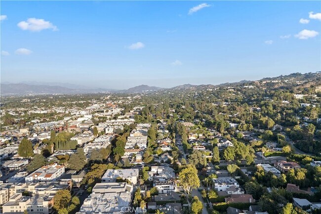 Building Photo - 14519 Greenleaf St