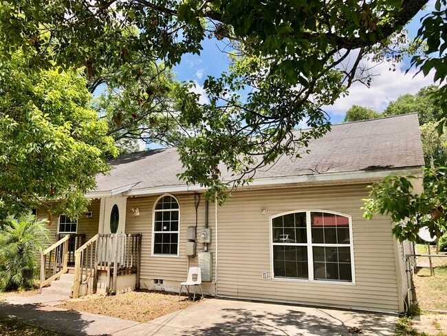 Primary Photo - 5740 9th St