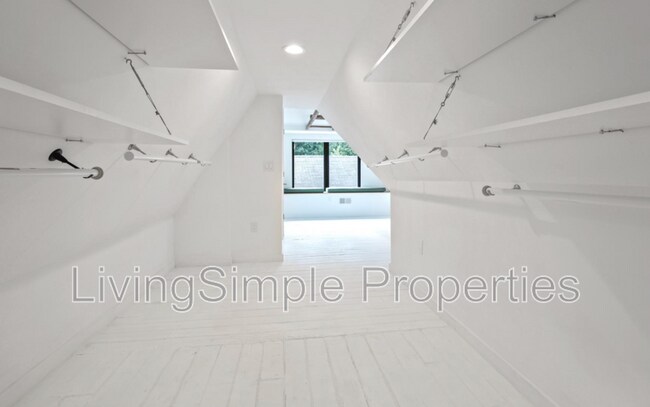 Building Photo - 8423 Piney Branch Rd