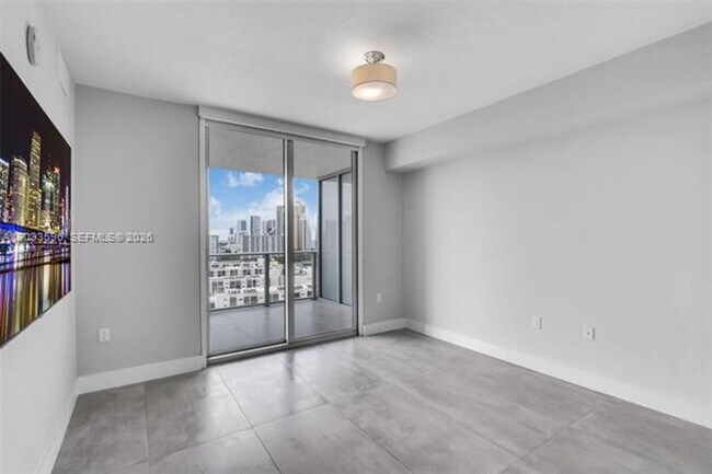Building Photo - 300 Sunny Isles Blvd