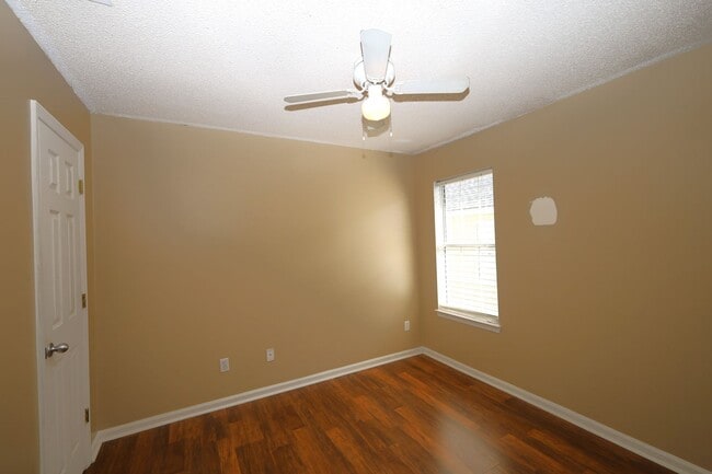 Building Photo - 1540 Woodard St