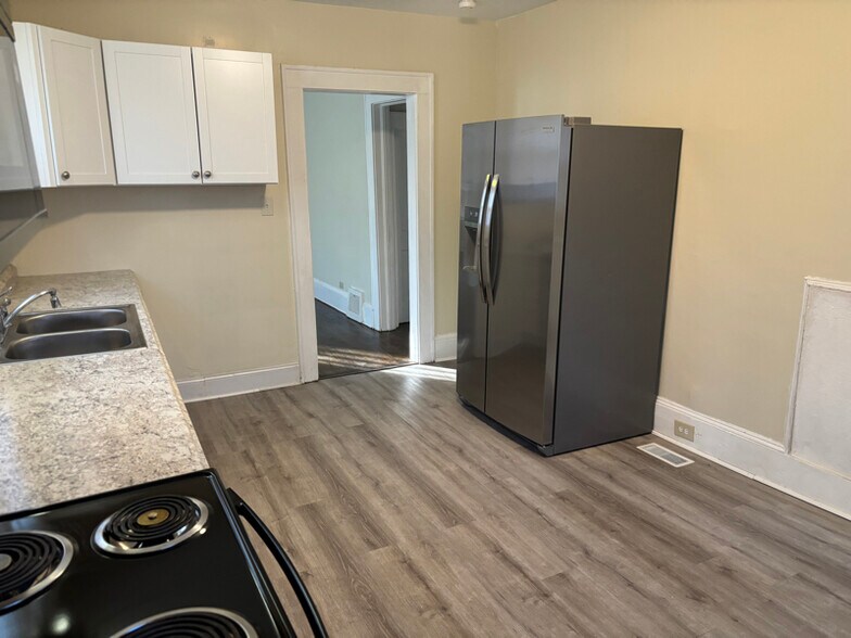 Building Photo - 2939 Bon Air Ave